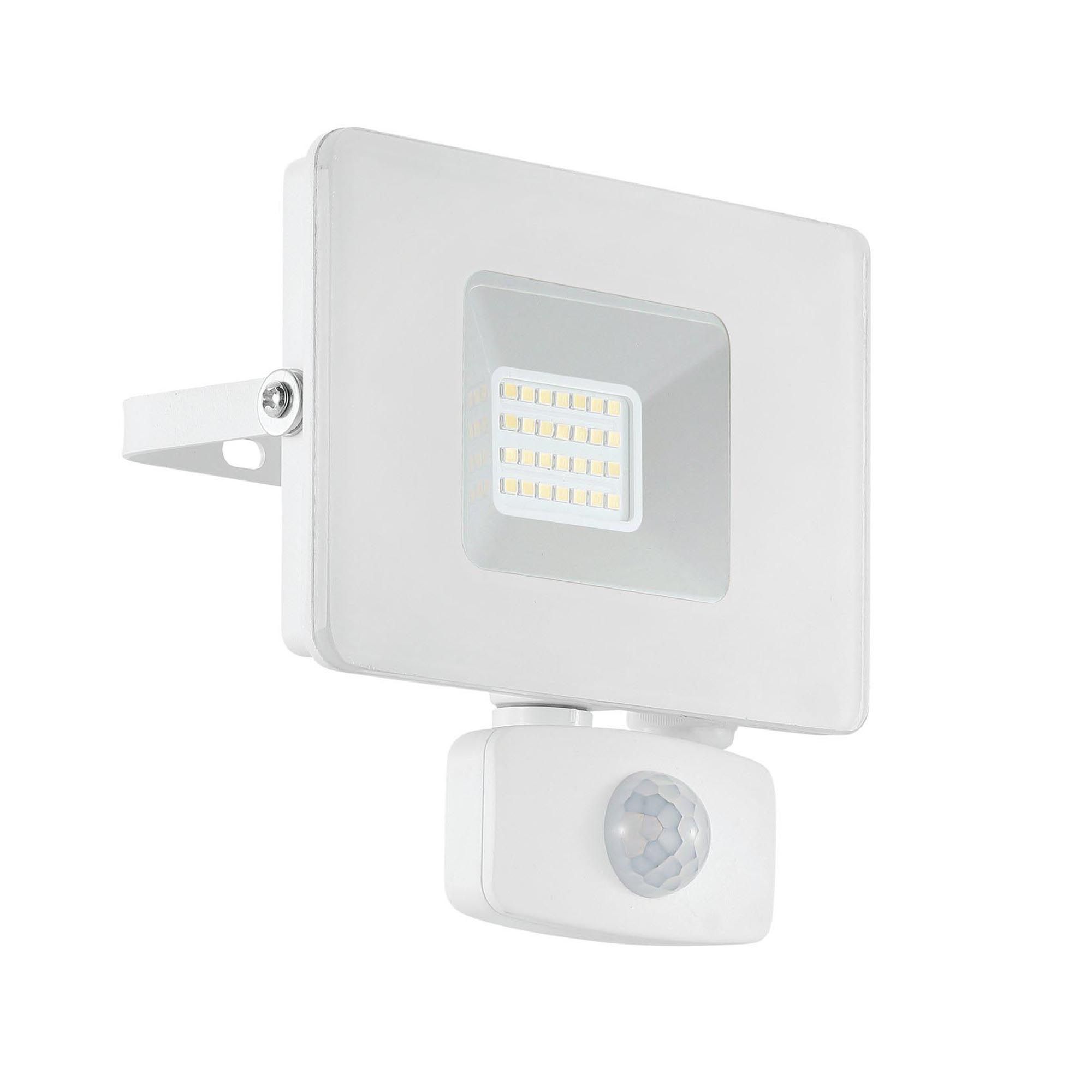 Applique extérieure métal blanc FAEDO 3 LED INT 21W