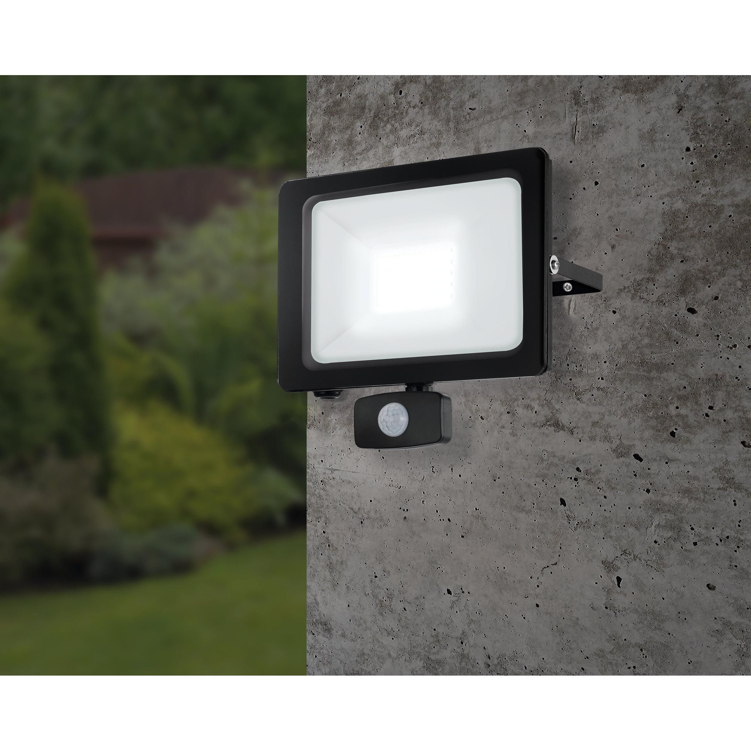 Projecteur extérieur en métal noir FAEDO 3 29,5X26CM LED INT 102W